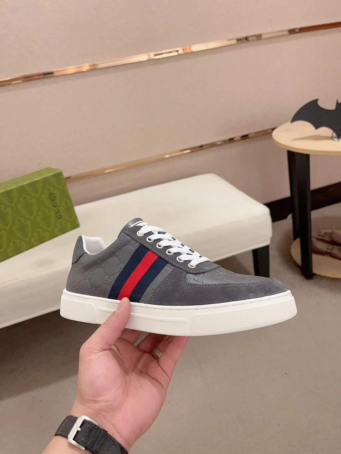 Men's clothing and shoes💰:440💰 (GUCCI) The latest model from the official website 🎁🎁Casual and fashionable men's shoes👟, hot style 💥The version is simple and elegant, exclusive for trendy men. Unique official website latest brand elements 👑Gucci original decoration, fashionable and generous, the fabric is original cowhide ✅sheepskin lining, the official website specifies wear-resistant casual outsole, the classic model is taken in kind at the counter🎬38-44 (45 is not returned or exchanged)